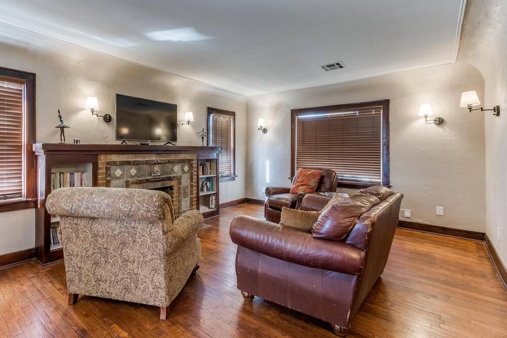 Photo of Livingroom in Central Oklahoma City