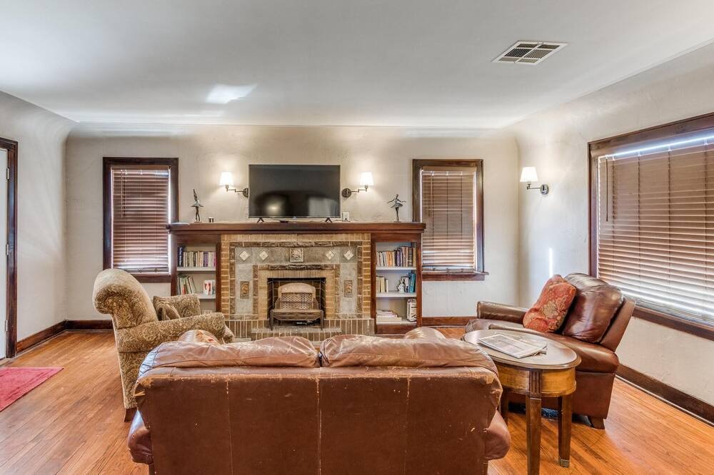 Photo of Livingroom in Central Oklahoma City