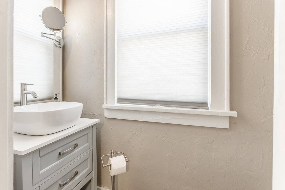 Photo of Bathroom in Central Oklahoma City