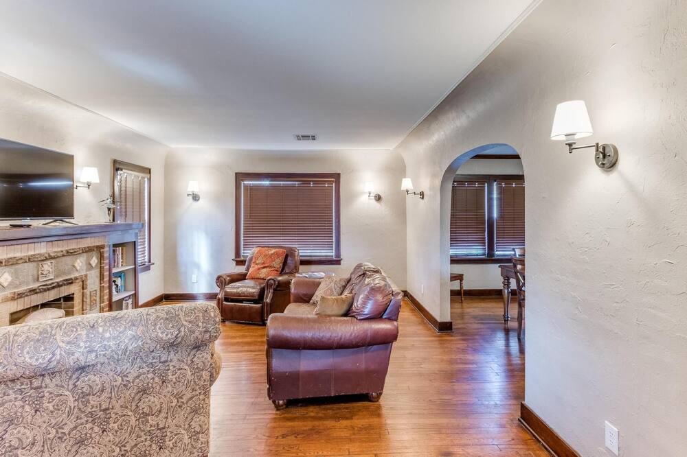 Photo of Livingroom in Central Oklahoma City