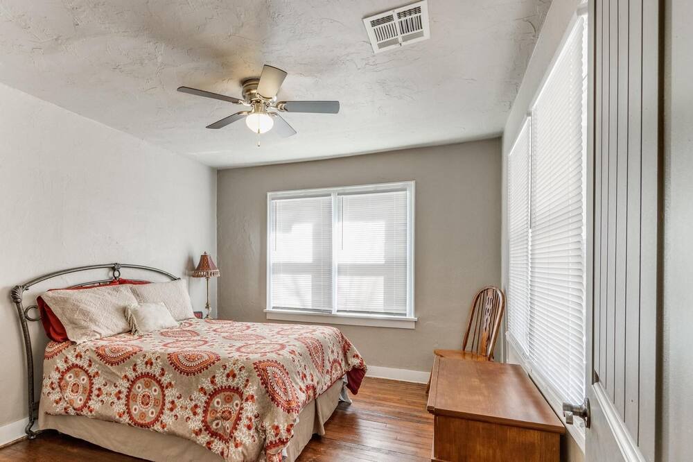 Photo of Bedroom in Central Oklahoma City