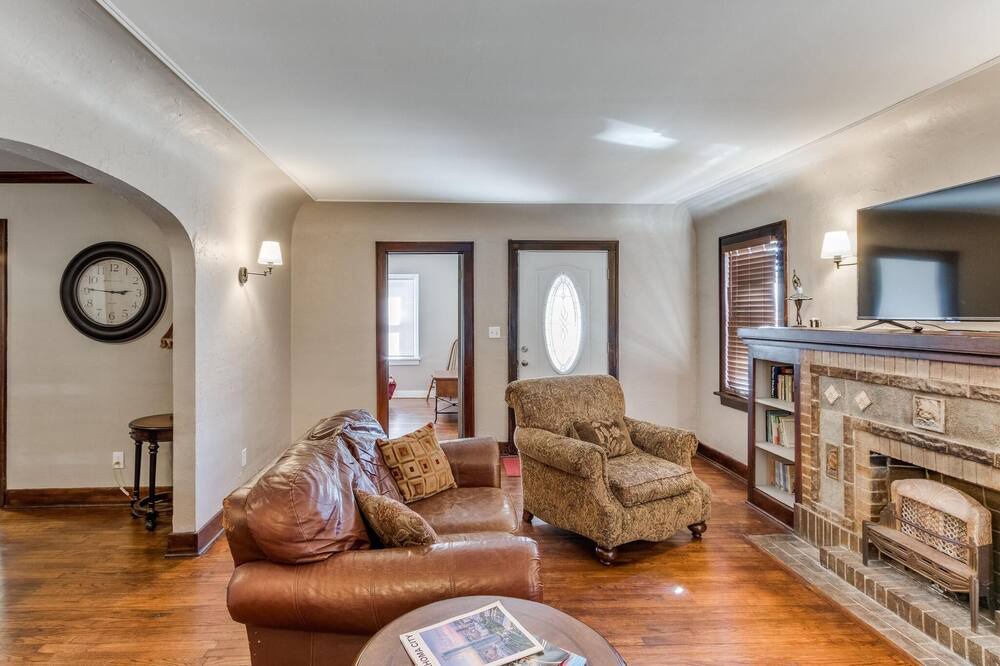 Photo of Livingroom in Central Oklahoma City