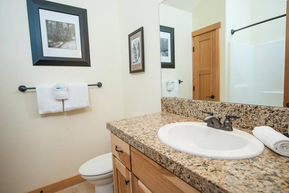 Photo of Bathroom in Rockaway Beach