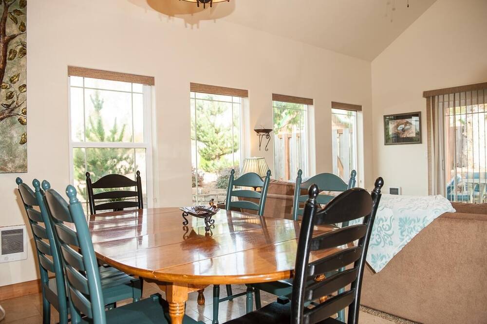 Photo of Kitchen in Rockaway Beach