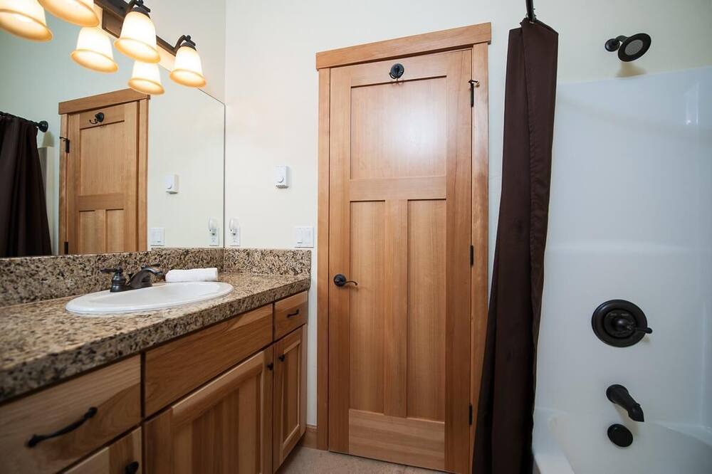 Photo of Bathroom in Rockaway Beach