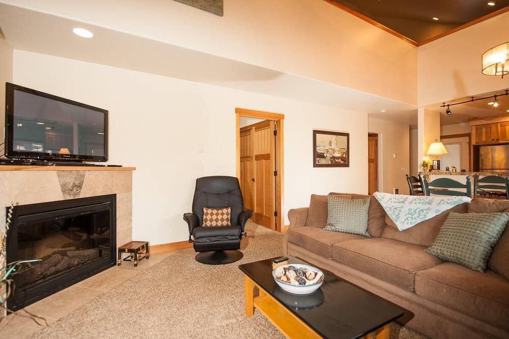 Photo of Livingroom in Rockaway Beach