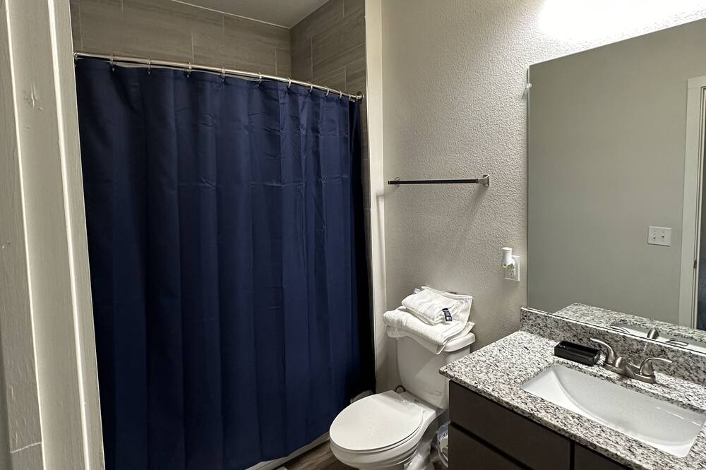 Photo of Bathroom in Deerwood