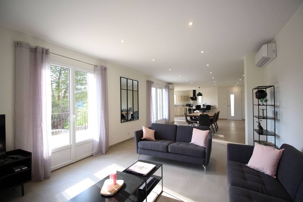 Photo of Livingroom in Caseneuve