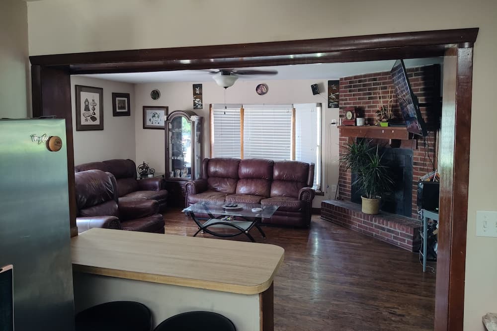 Photo of Livingroom in Jeffersontown