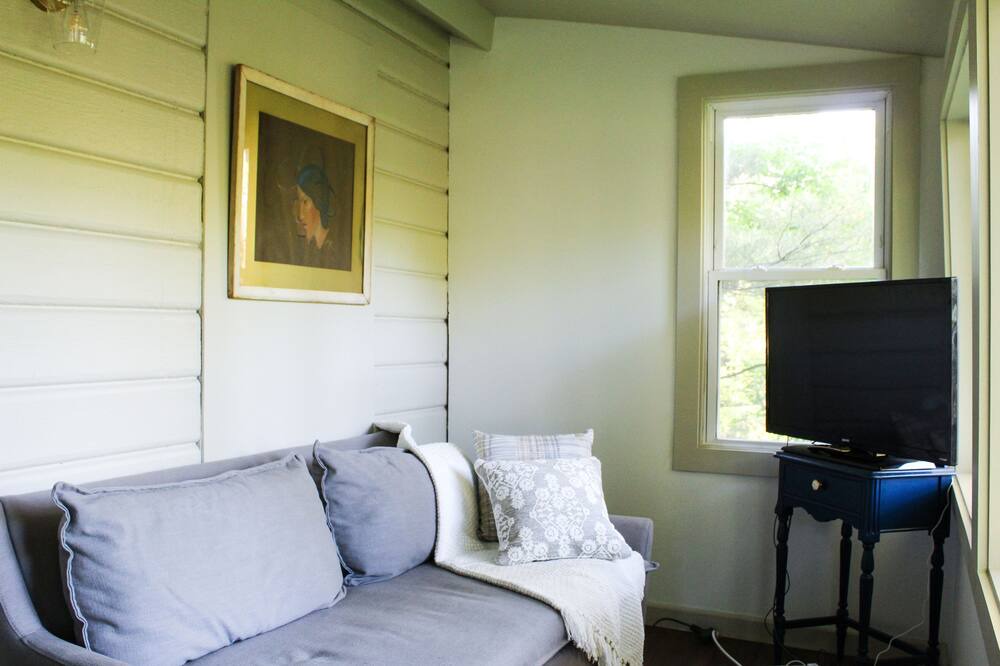 Photo of Others in Monticello