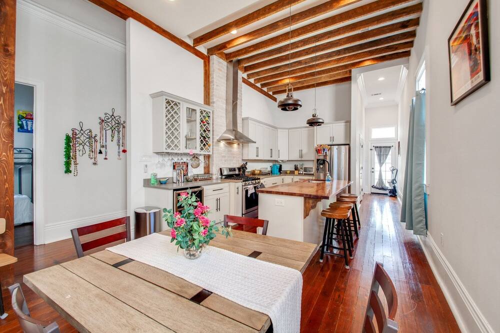 Photo of Kitchen in Esplanade Ridge