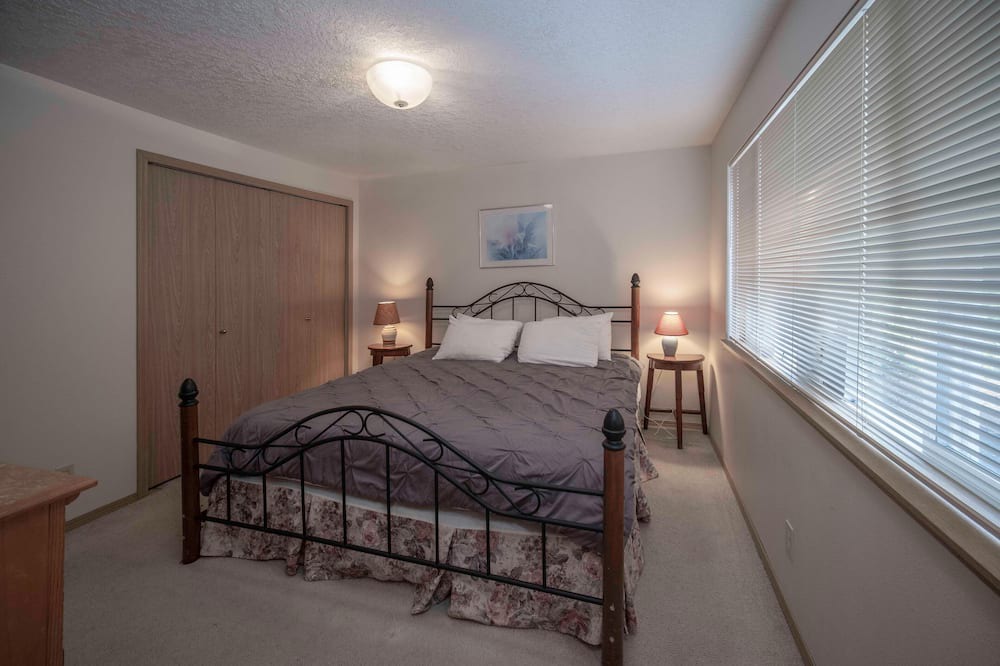 Photo of Bedroom in Oceanside