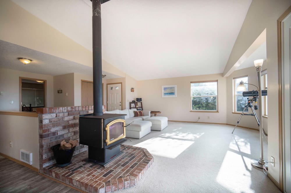 Photo of Livingroom in Oceanside