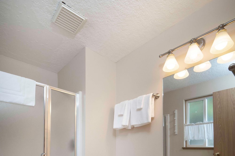 Photo of Bathroom in Oceanside