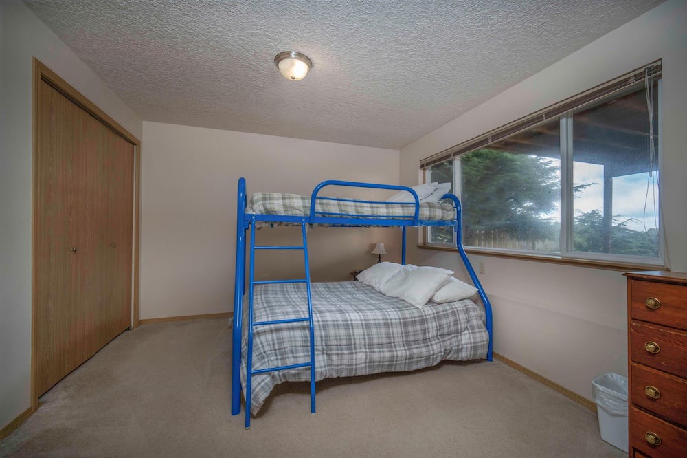 Photo of Bedroom in Oceanside