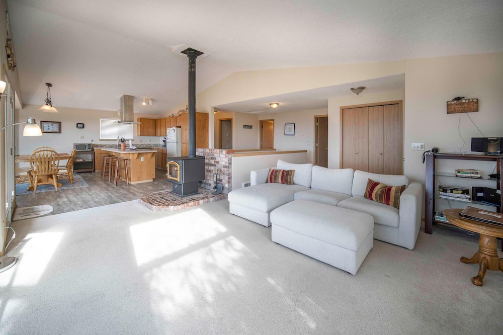 Photo of Livingroom in Oceanside