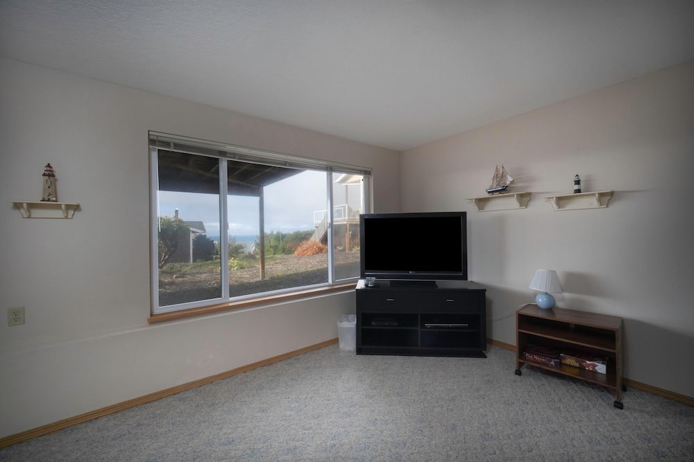 Photo of Livingroom in Oceanside