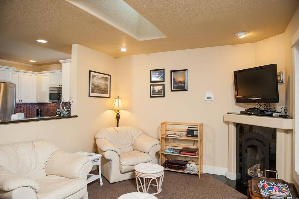 Photo of Livingroom in Oceanside