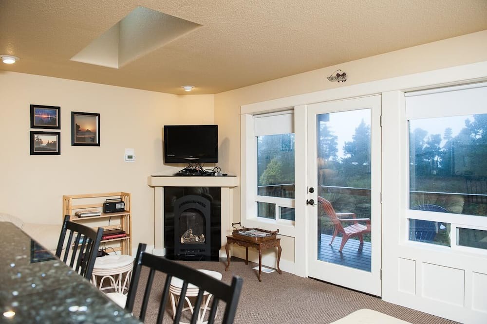 Photo of Livingroom in Oceanside