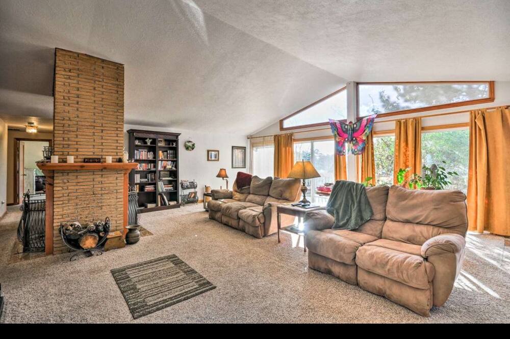 Photo of Livingroom in Surf Pines