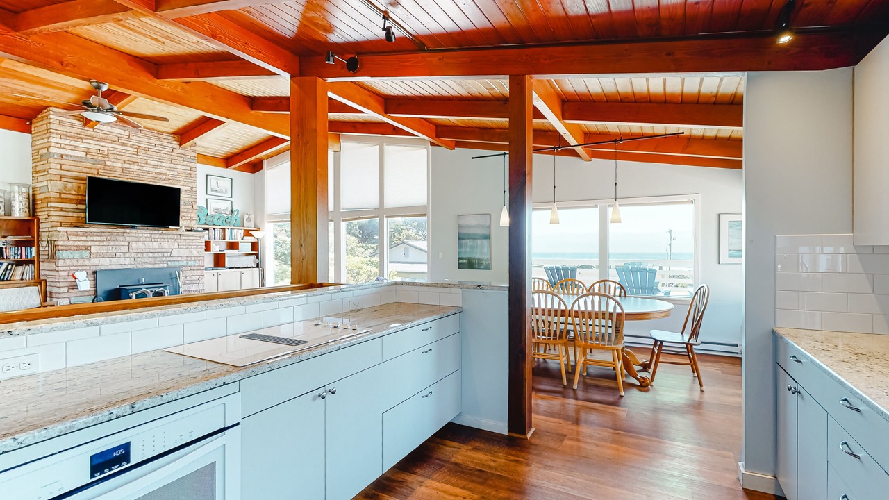 Photo of Kitchen in Neahkahnie Beach