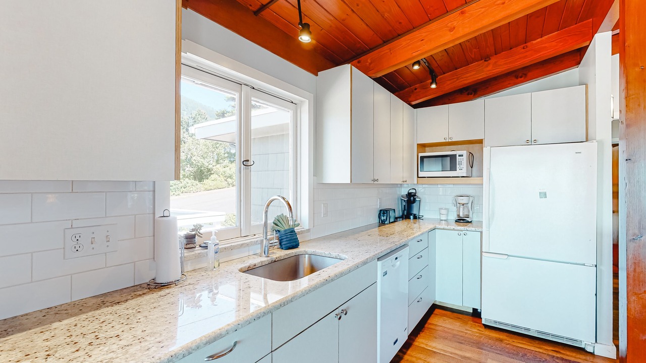 Photo of Kitchen in Neahkahnie Beach