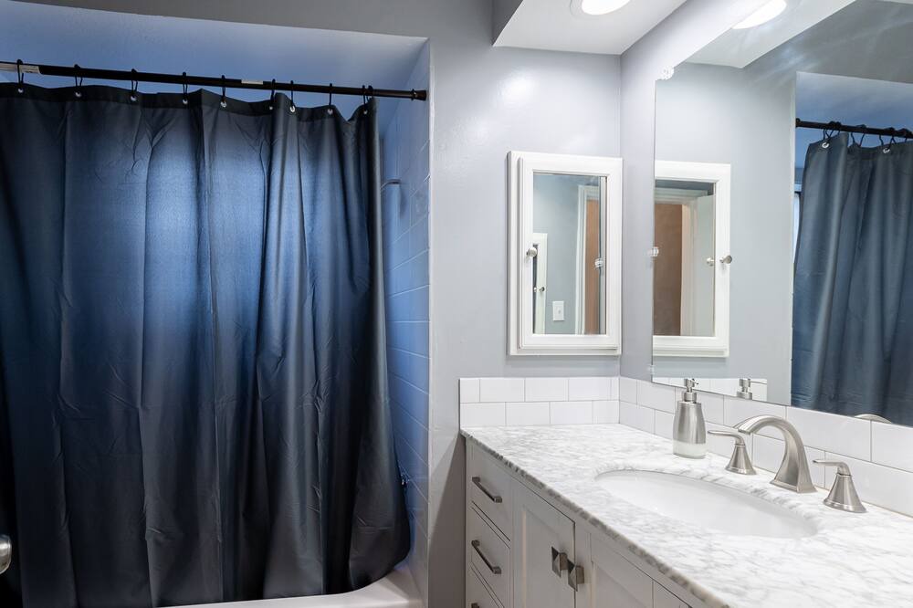 Photo of Bathroom in Nassau Bay