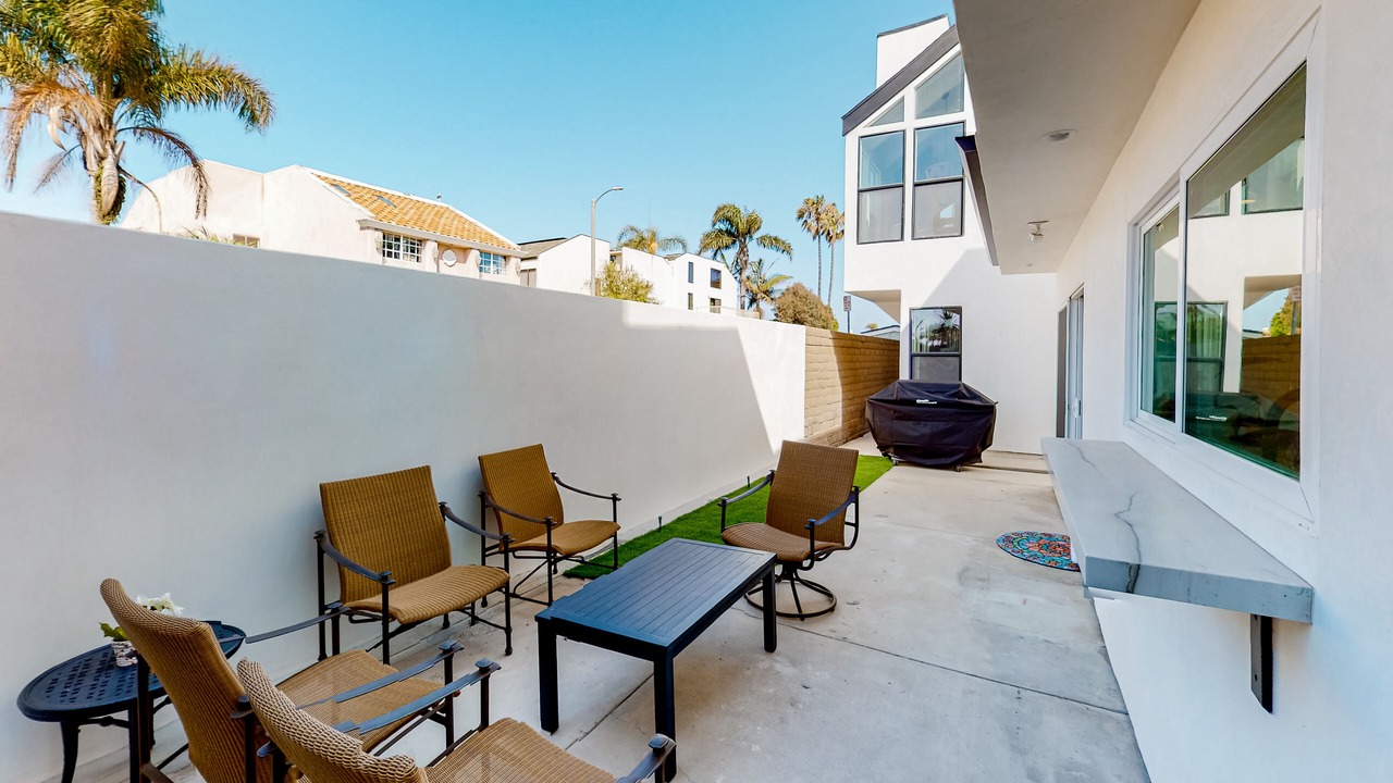 Photo of Patio Balcony in Sunset Beach