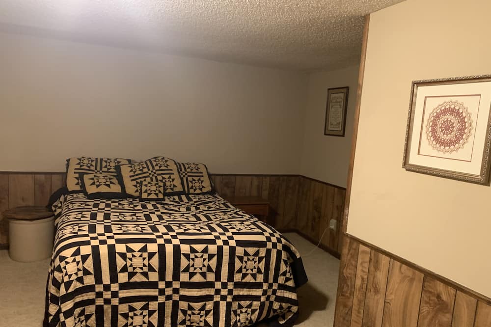 Photo of Bedroom in Lamont