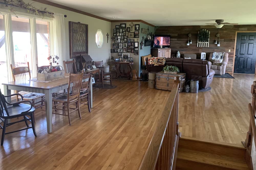 Photo of Livingroom in Lamont
