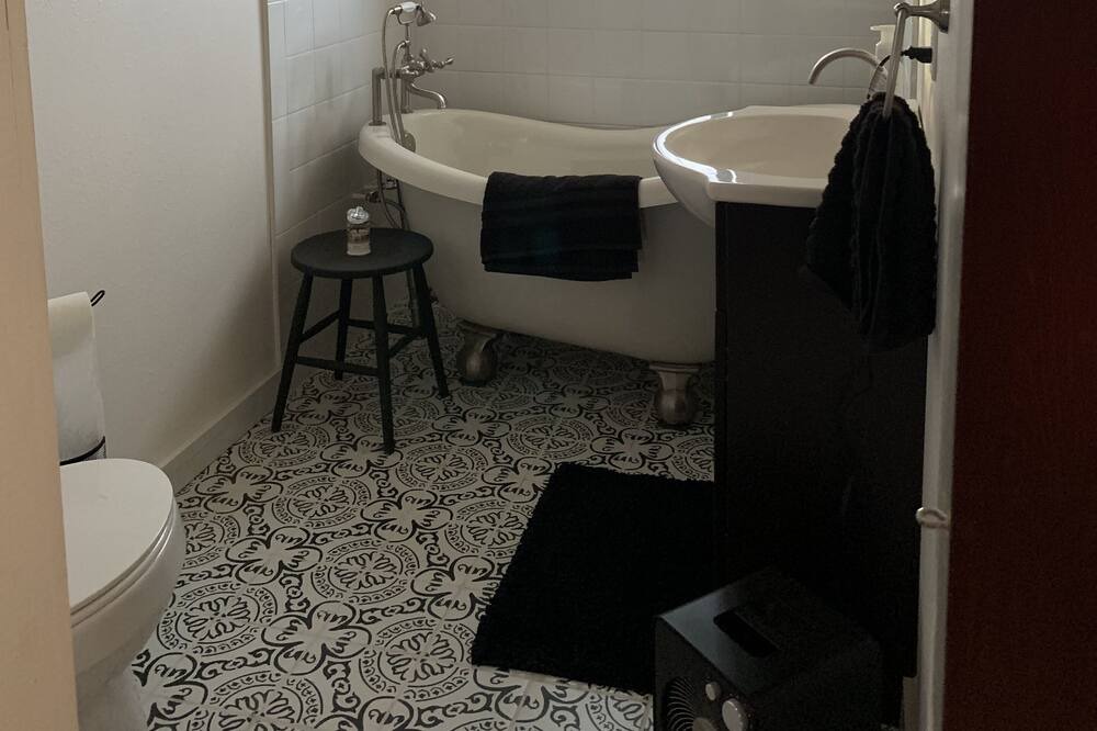 Photo of Bathroom in Gordonville