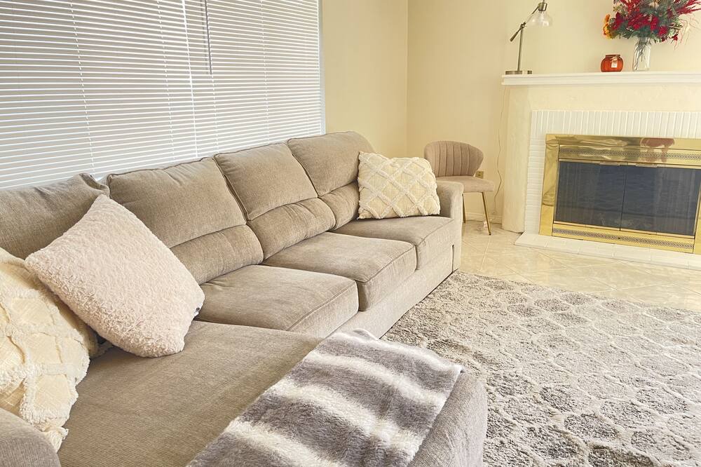 Photo of Livingroom in Loma Linda