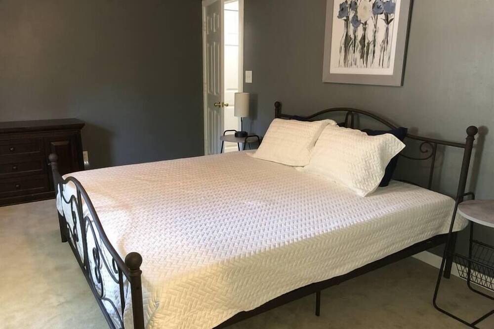 Photo of Bedroom in Taylor