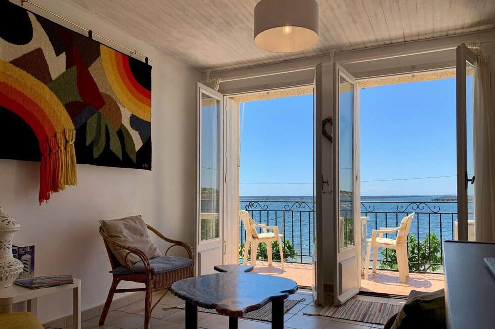 Photo of Livingroom in Bouzigues