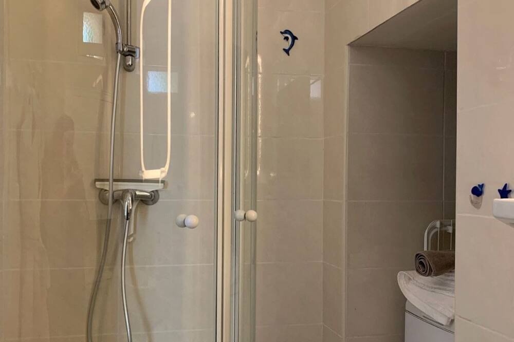 Photo of Bathroom in Bouzigues