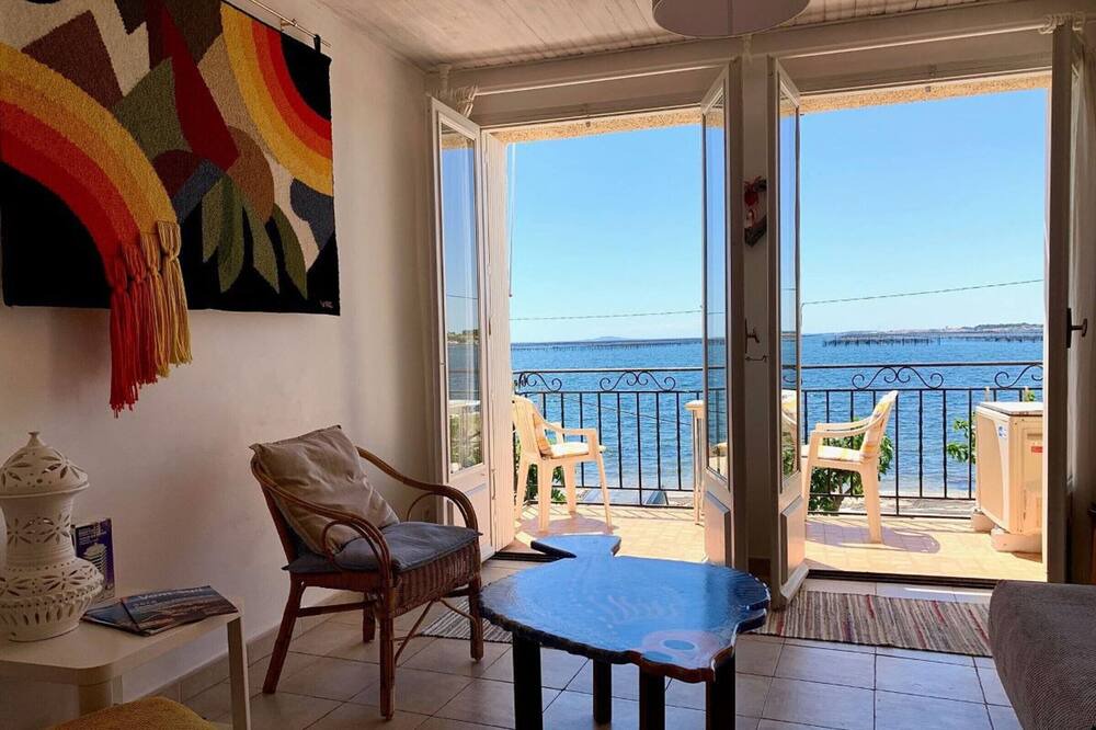 Photo of Livingroom in Bouzigues
