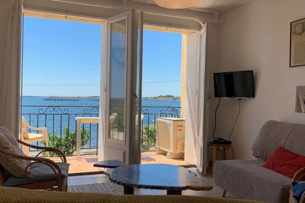Photo of Livingroom in Bouzigues