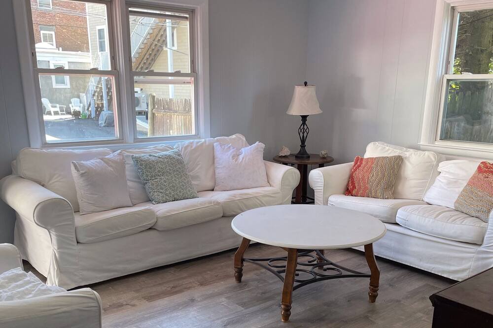Photo of Livingroom in Fifth Ward