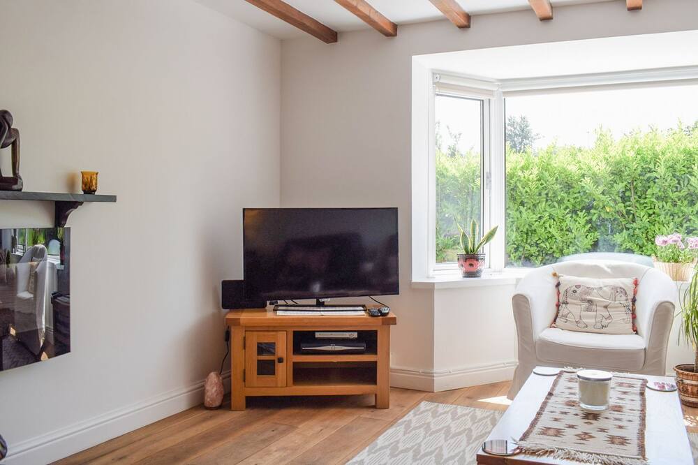 Photo of Livingroom in Chirk Bank