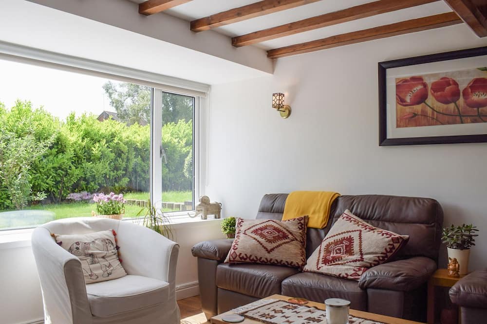 Photo of Livingroom in Chirk Bank