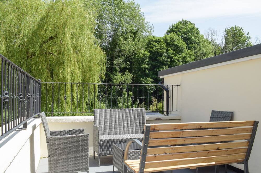 Photo of Patio Balcony in Chirk Bank