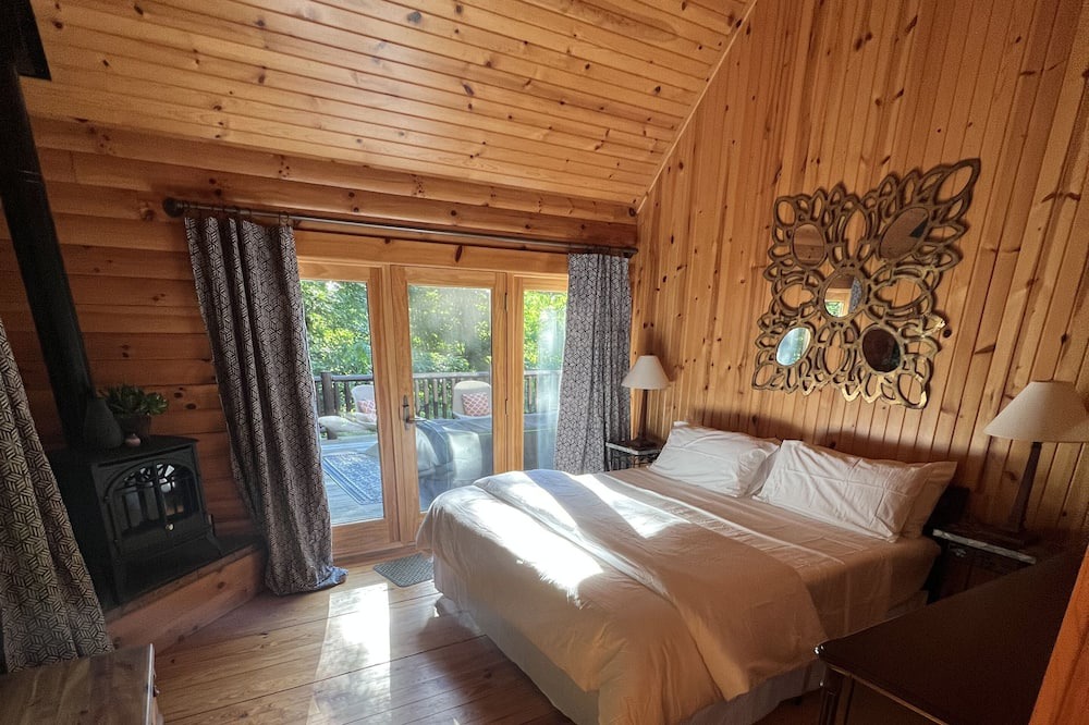 Photo of Bedroom in Perrysville