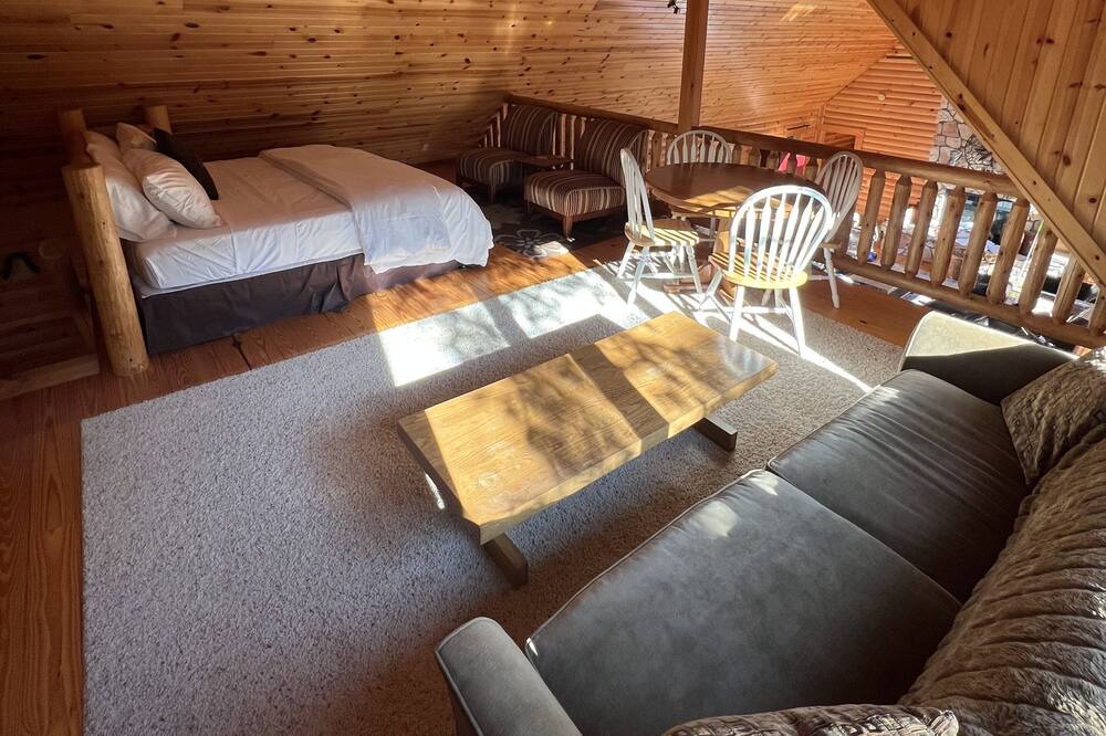 Photo of Bedroom in Perrysville