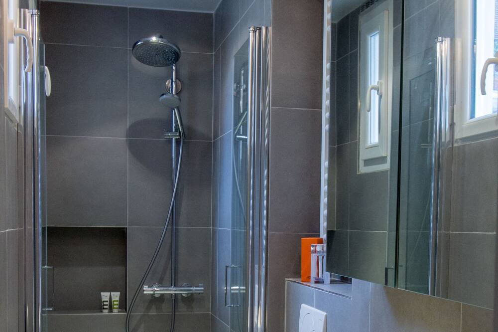 Photo of Bathroom in Vitry-sur-Seine