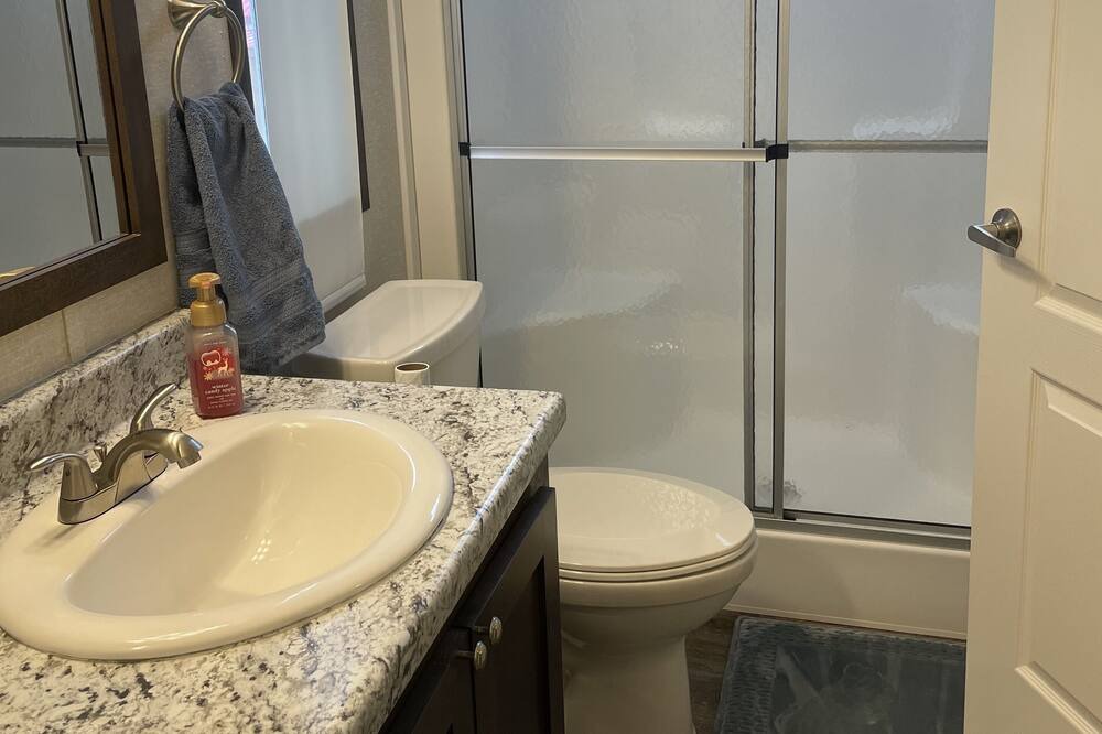 Photo of Bathroom in Porum