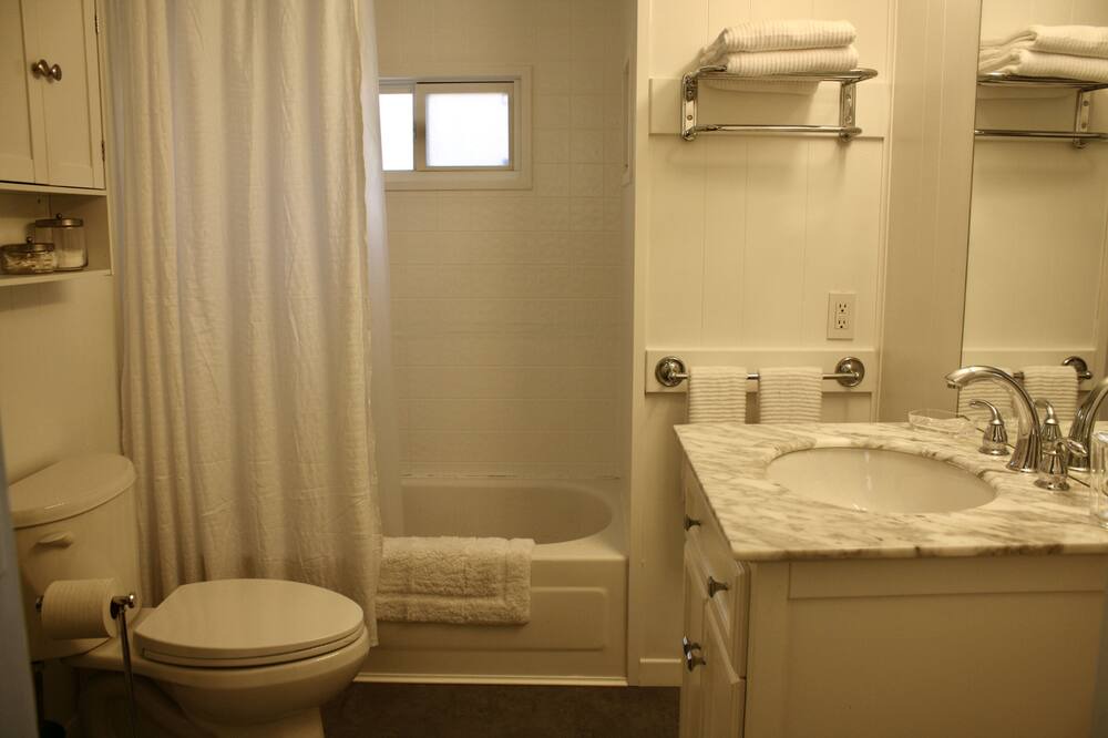 Photo of Bathroom in Clarksburg