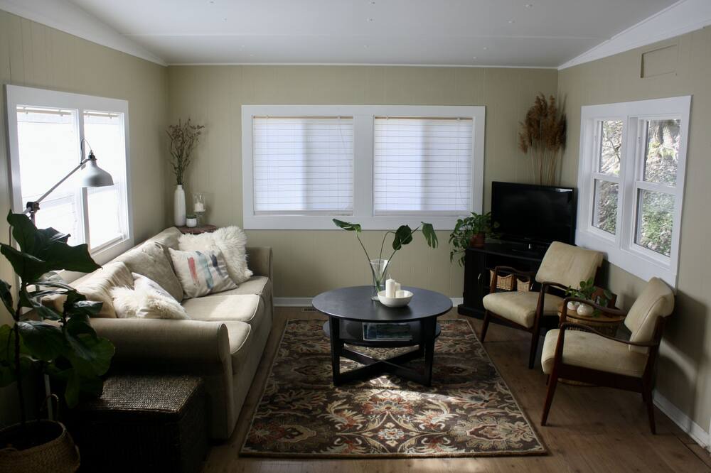 Photo of Livingroom in Clarksburg
