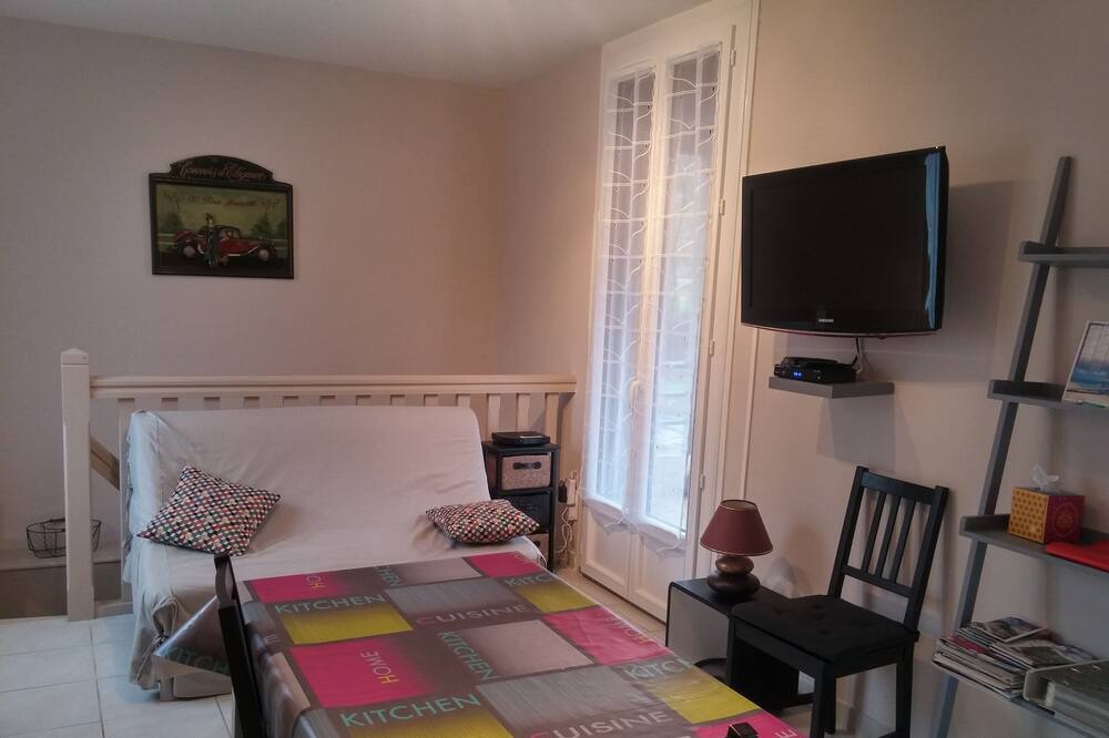 Photo of Bedroom in Saint-Rome-de-Cernon