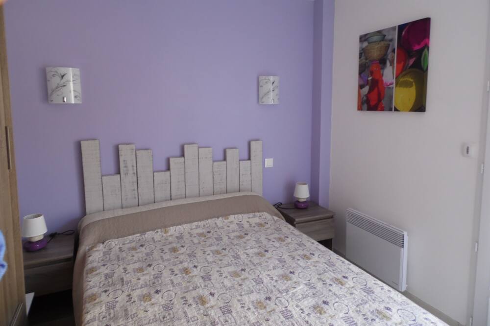 Photo of Bedroom in Saint-Rome-de-Cernon
