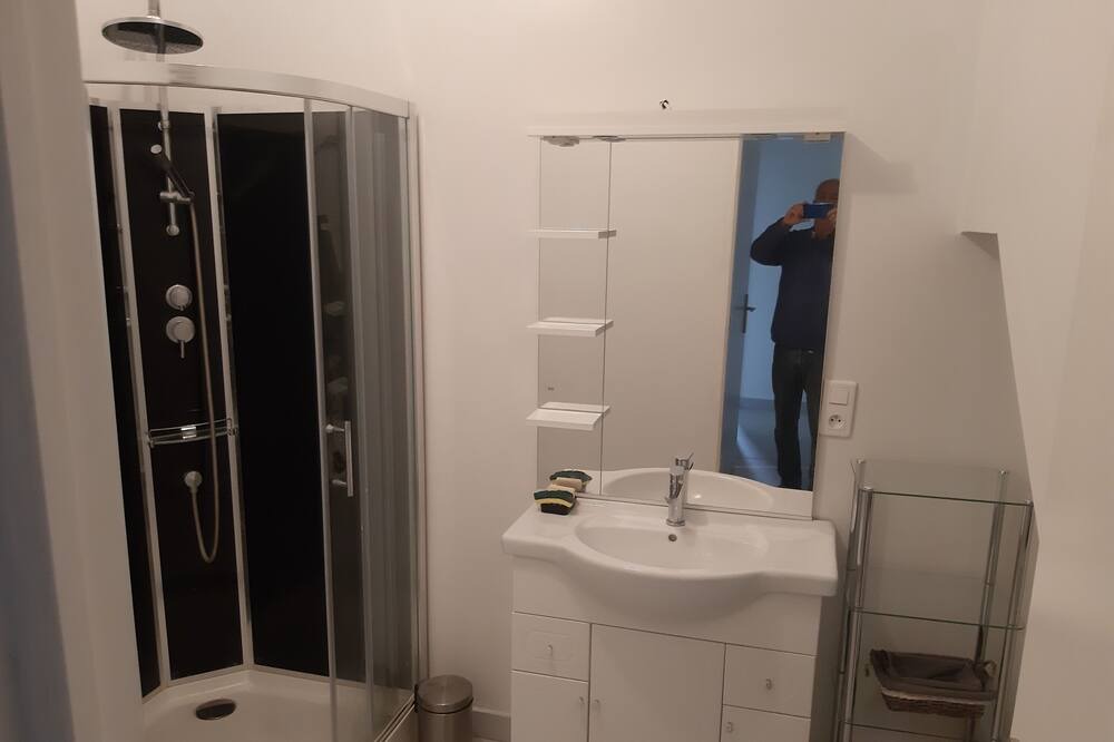 Photo of Bathroom in Durban-Corbieres